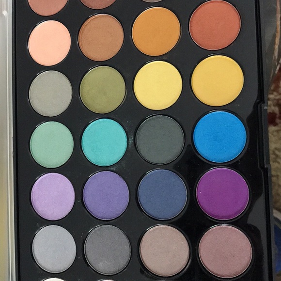 Bh cosmetics foil eyes...only swatched - Picture 2 of 3